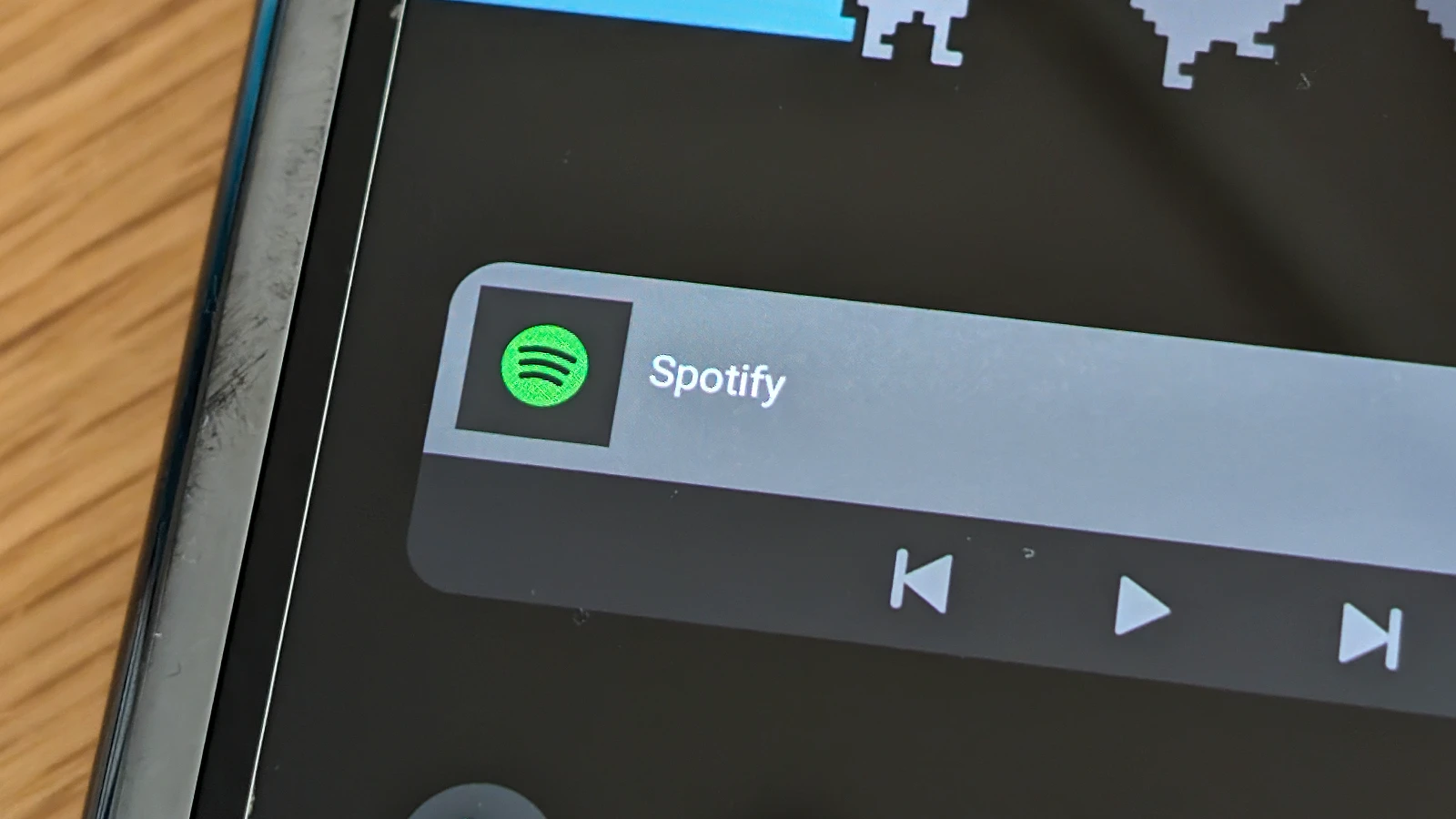 Google Pixel Fold の Spotify ウィジェットの写真