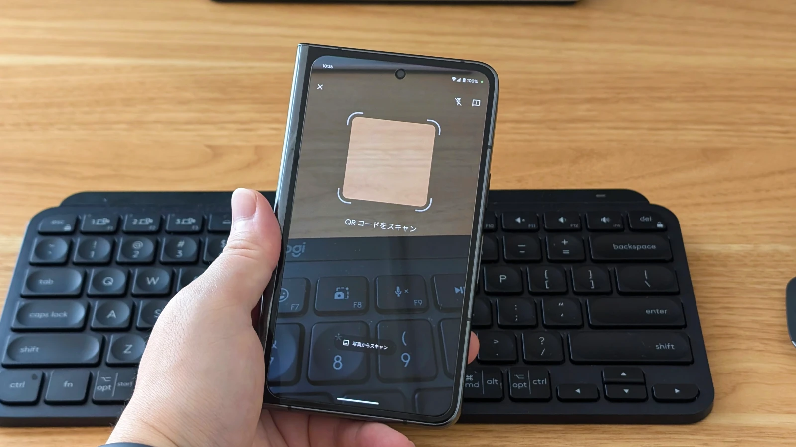 Google Pixel Fold で Android の組み込み QR コードスキャナを立ち上げた 写真