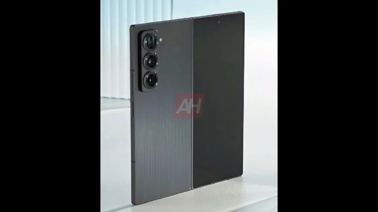 Samsung Galaxy Z Fold Special Edition と見られる最初の画像がリーク