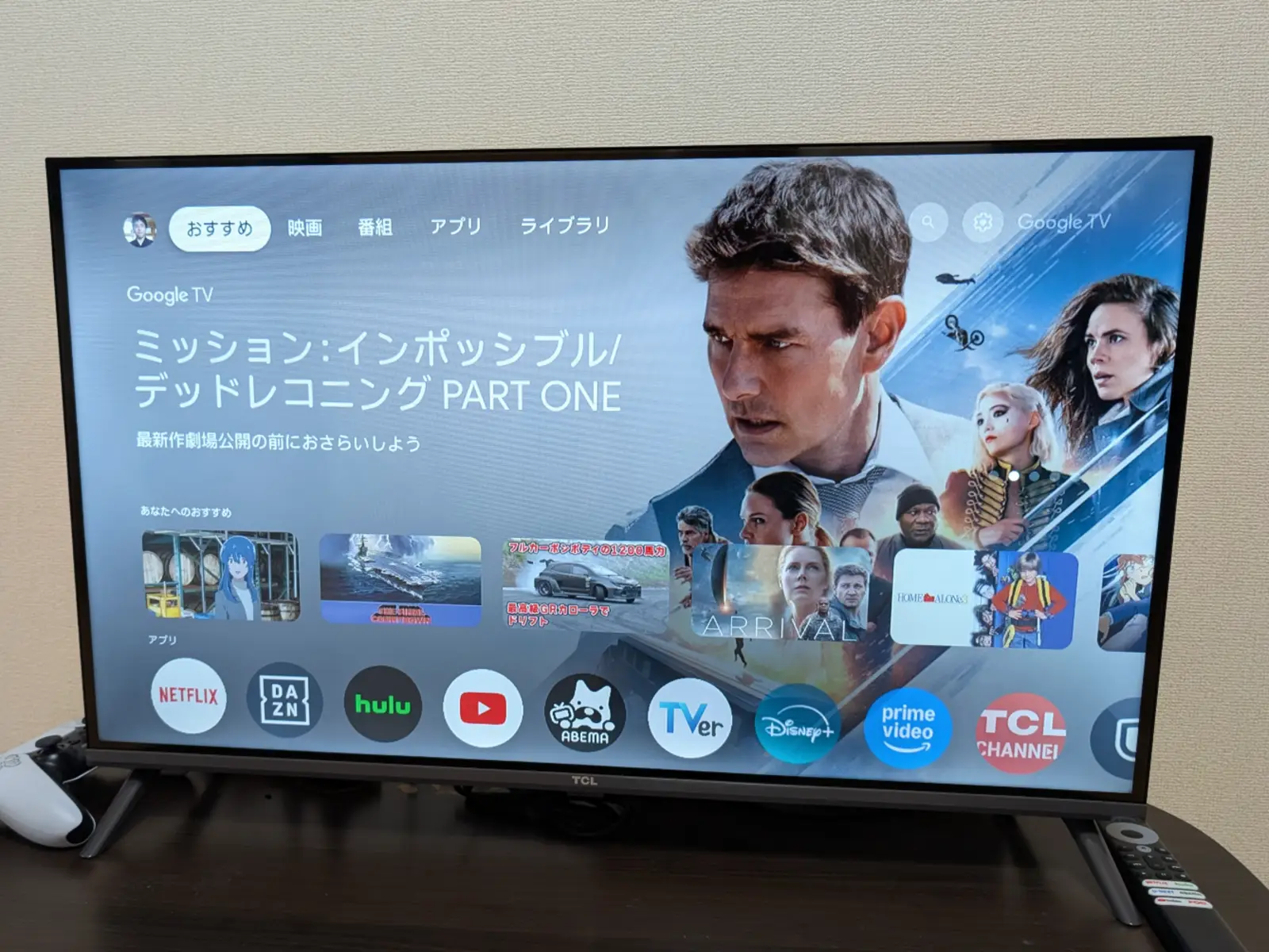TCL の Google TV デバイスの写真