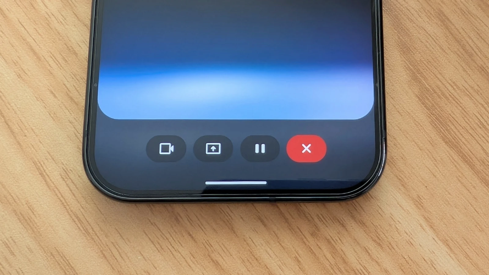 Google Gemini アプリの Gemini Live の現在のインターフェース