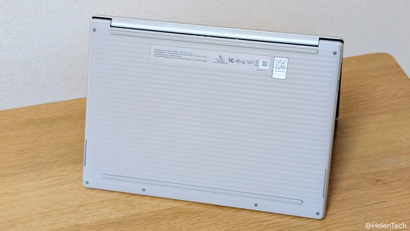 Lenovo Chromebook Plus Gen 10 実機レビュー。底面パネルの写真