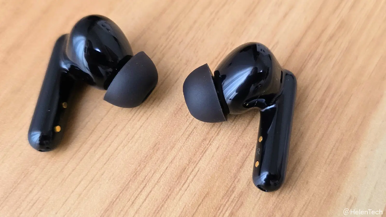 EarFun Air Pro 4i のイヤホン本体の写真