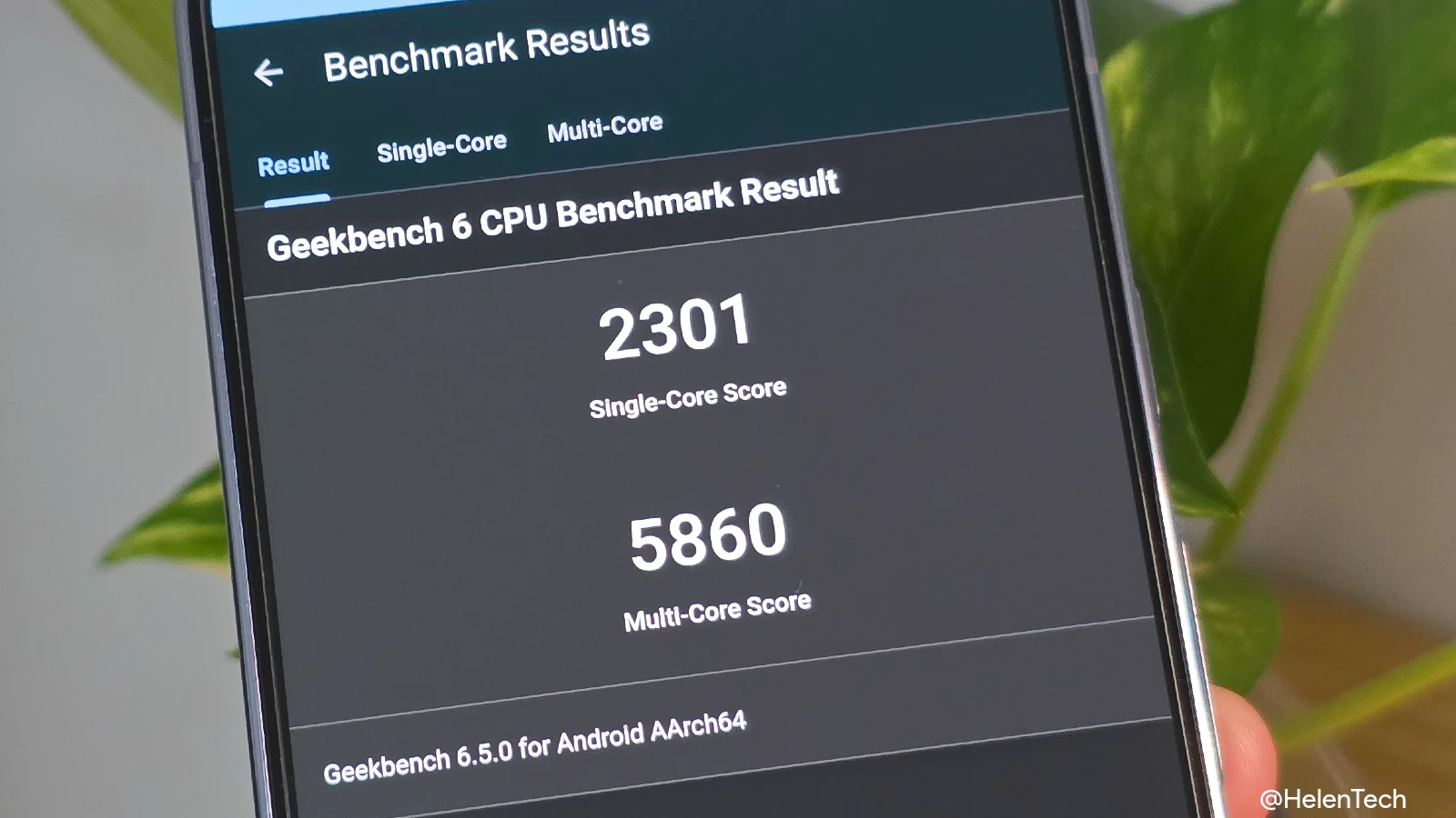 Google Pixel 10 Pro で Geekbench の CPU ベンチマーク結果を表示している写真