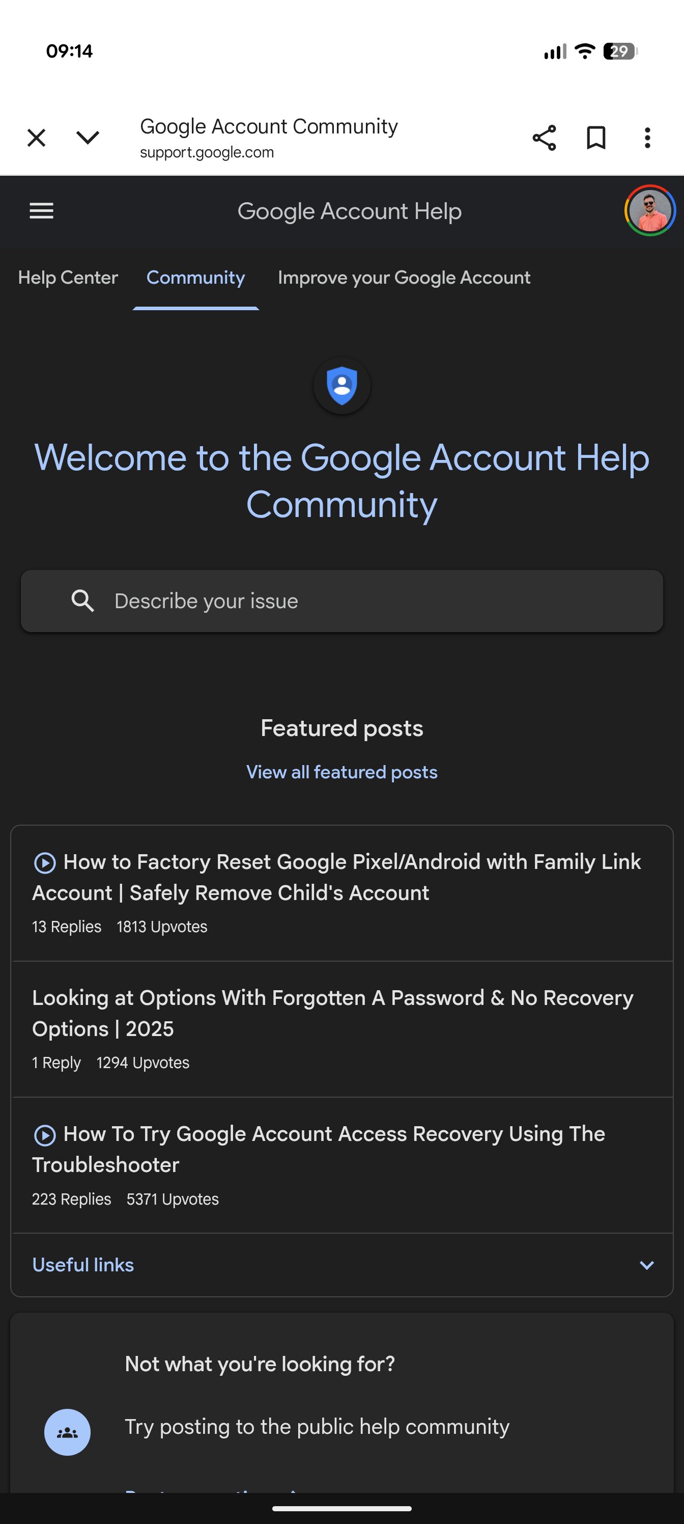 Google アプリで検索結果などのリンクを開くと、画面上部のアドレスバーだけが明るい白色で表示される現象を示すスクリーンショット