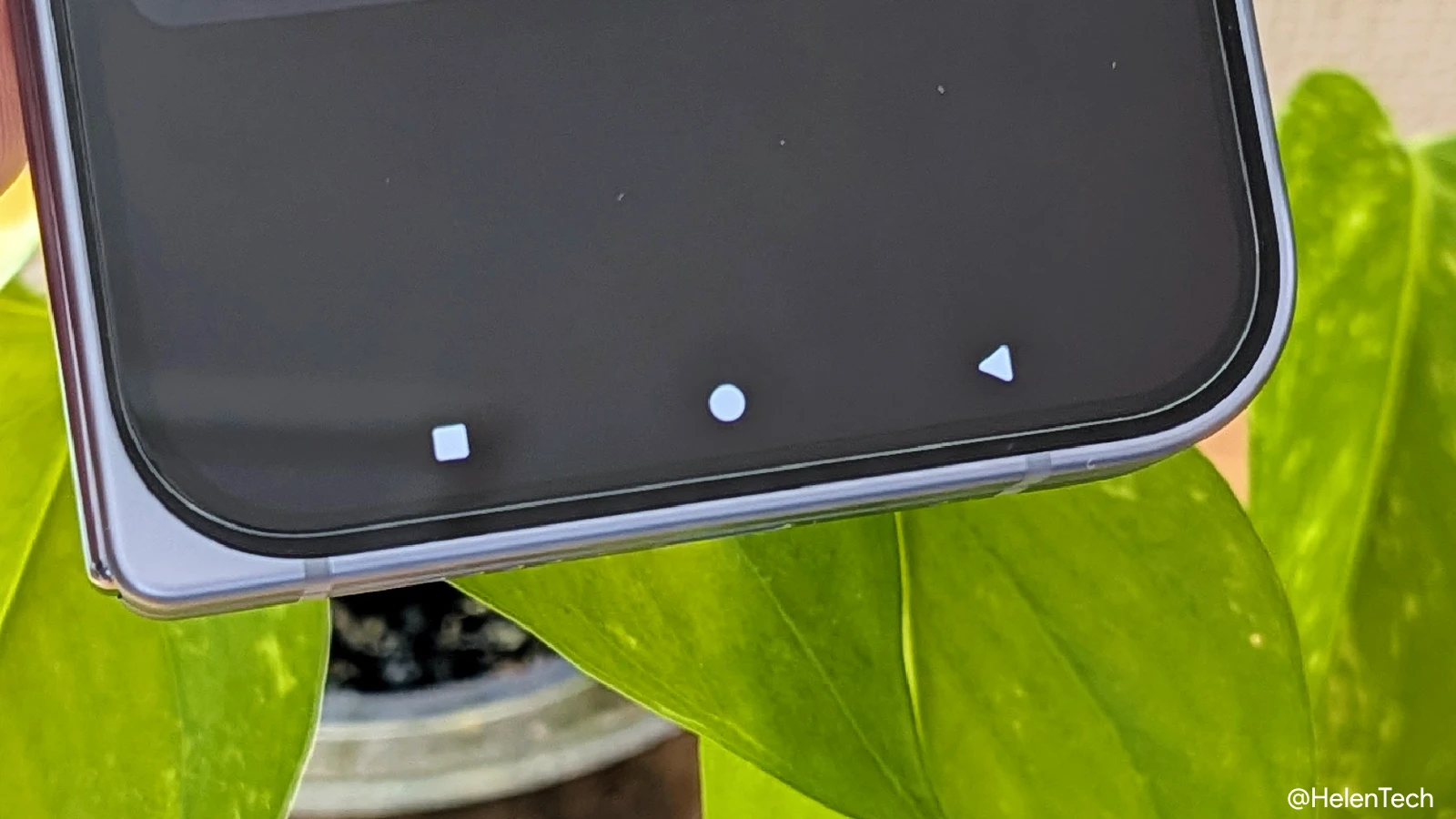 Google Pixel スマートフォンの 3 ボタンナビゲーションを「最近」、「ホーム」、「戻る」に変更した画面