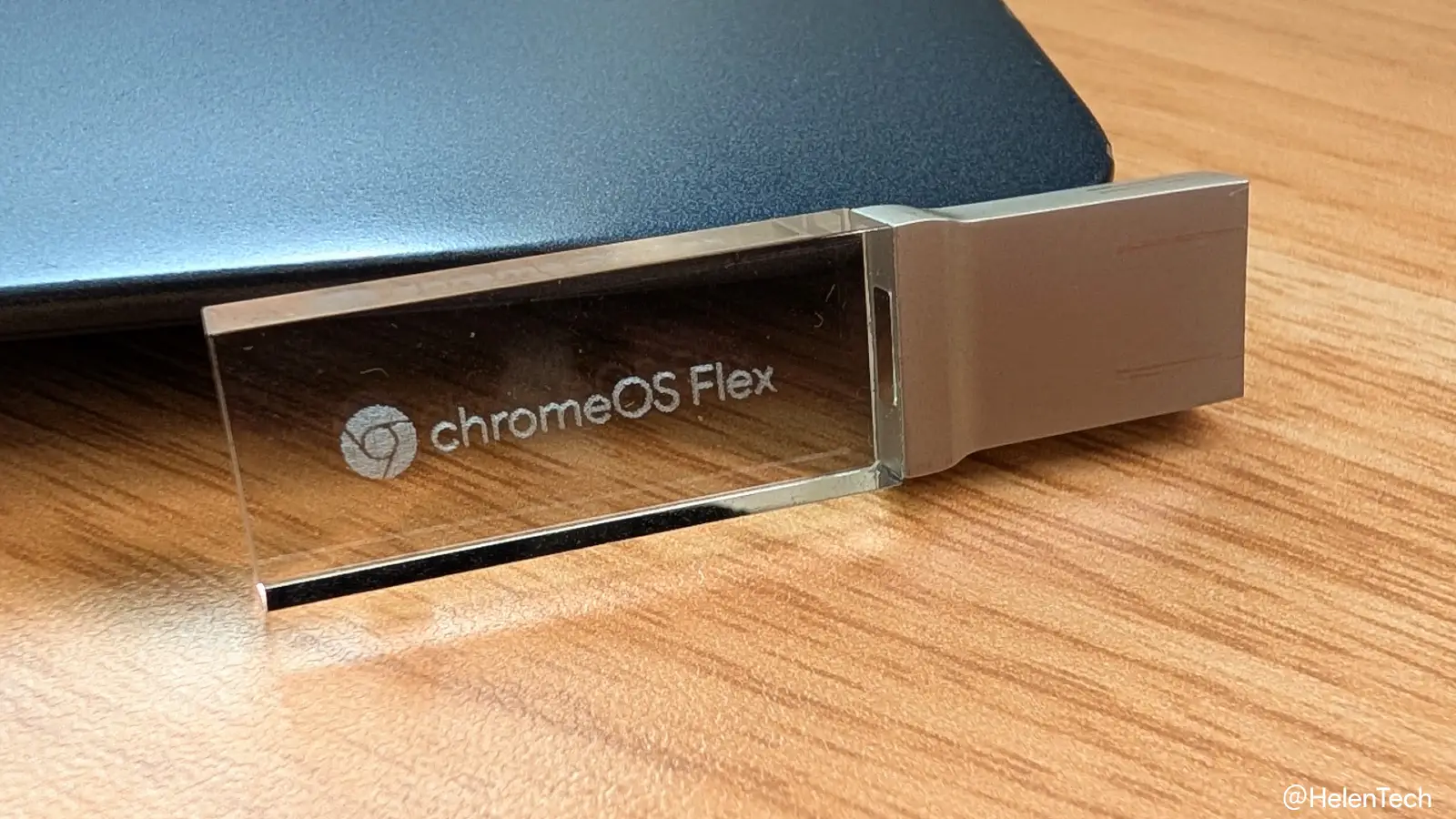 過去のイベントで配布されていた ChromeOS Flex 導入用 USB メモリの写真