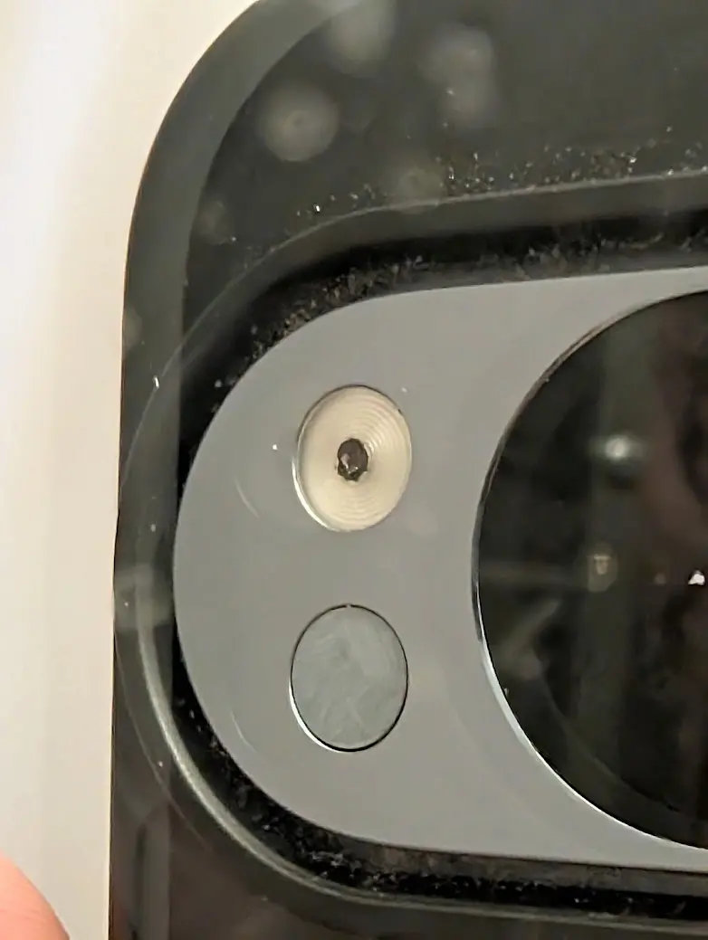 報告された Pixel 10 Pro のフラッシュライトの様子