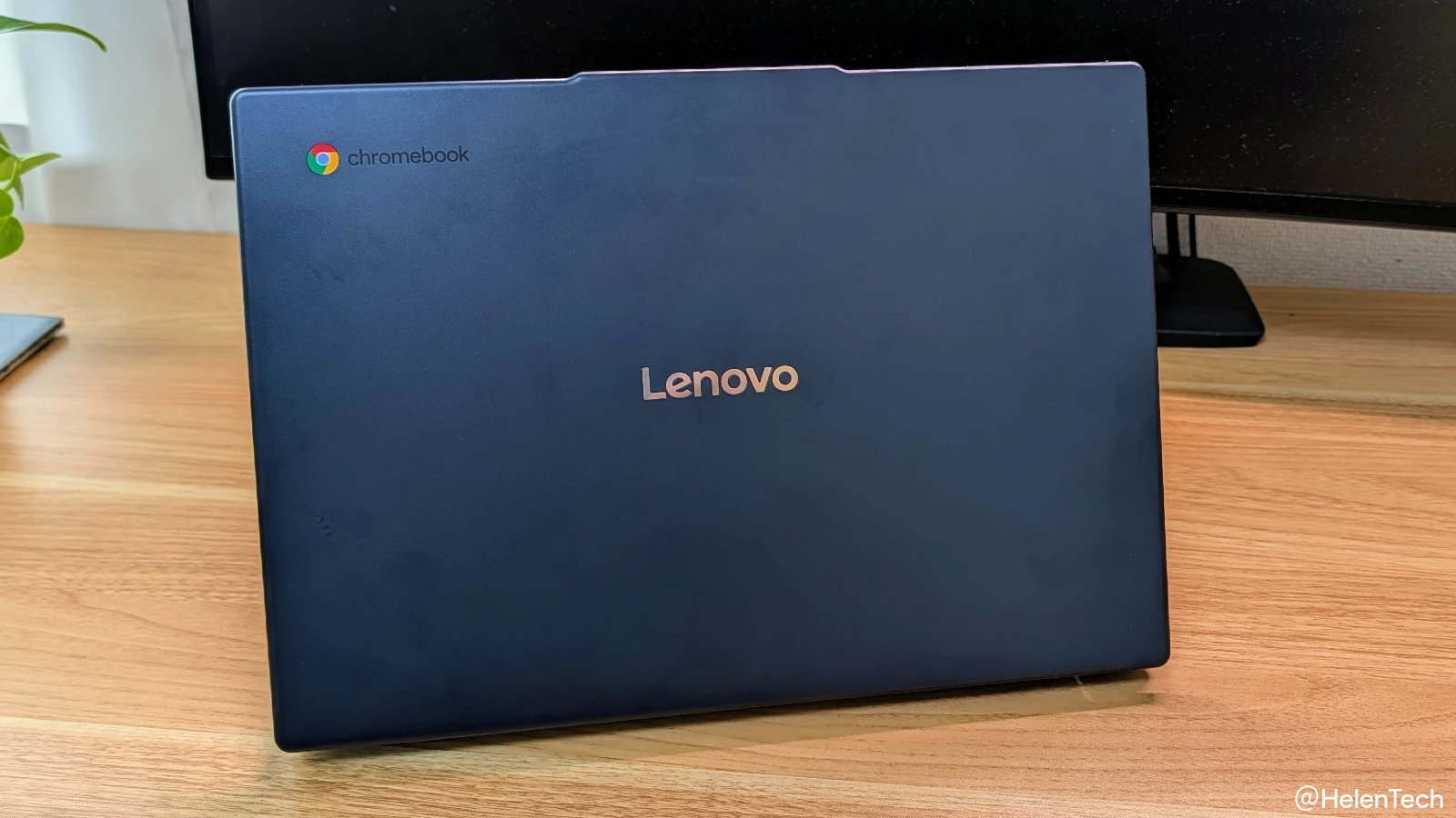 Lenovo Chromebook m 14" (14M8911) の天板の写真