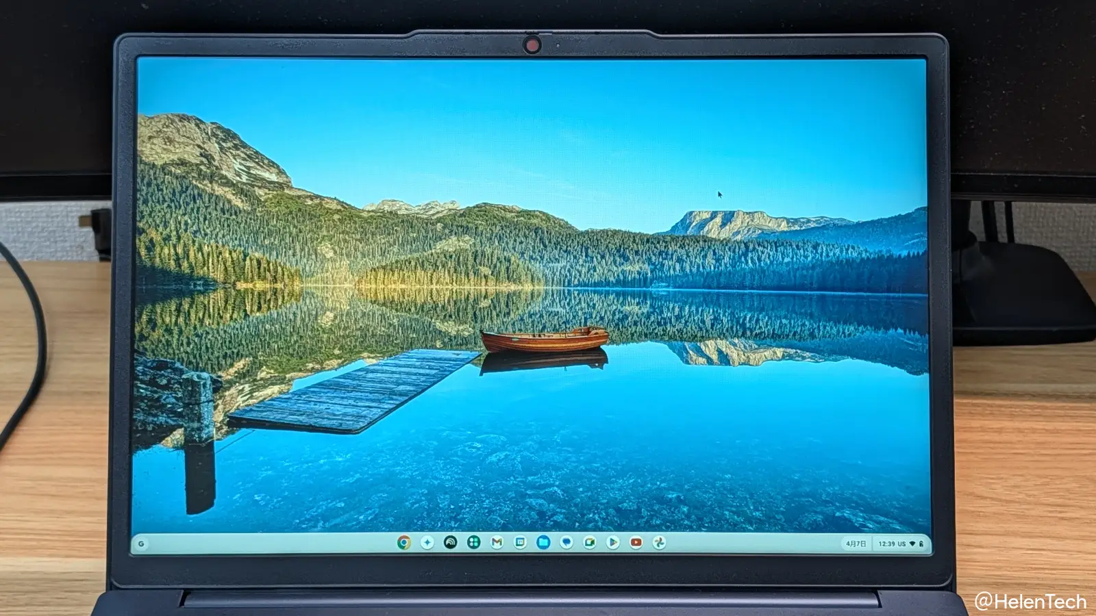 Lenovo Chromebook m 14" (14M8911) のディスプレイを正面から見たときの写真