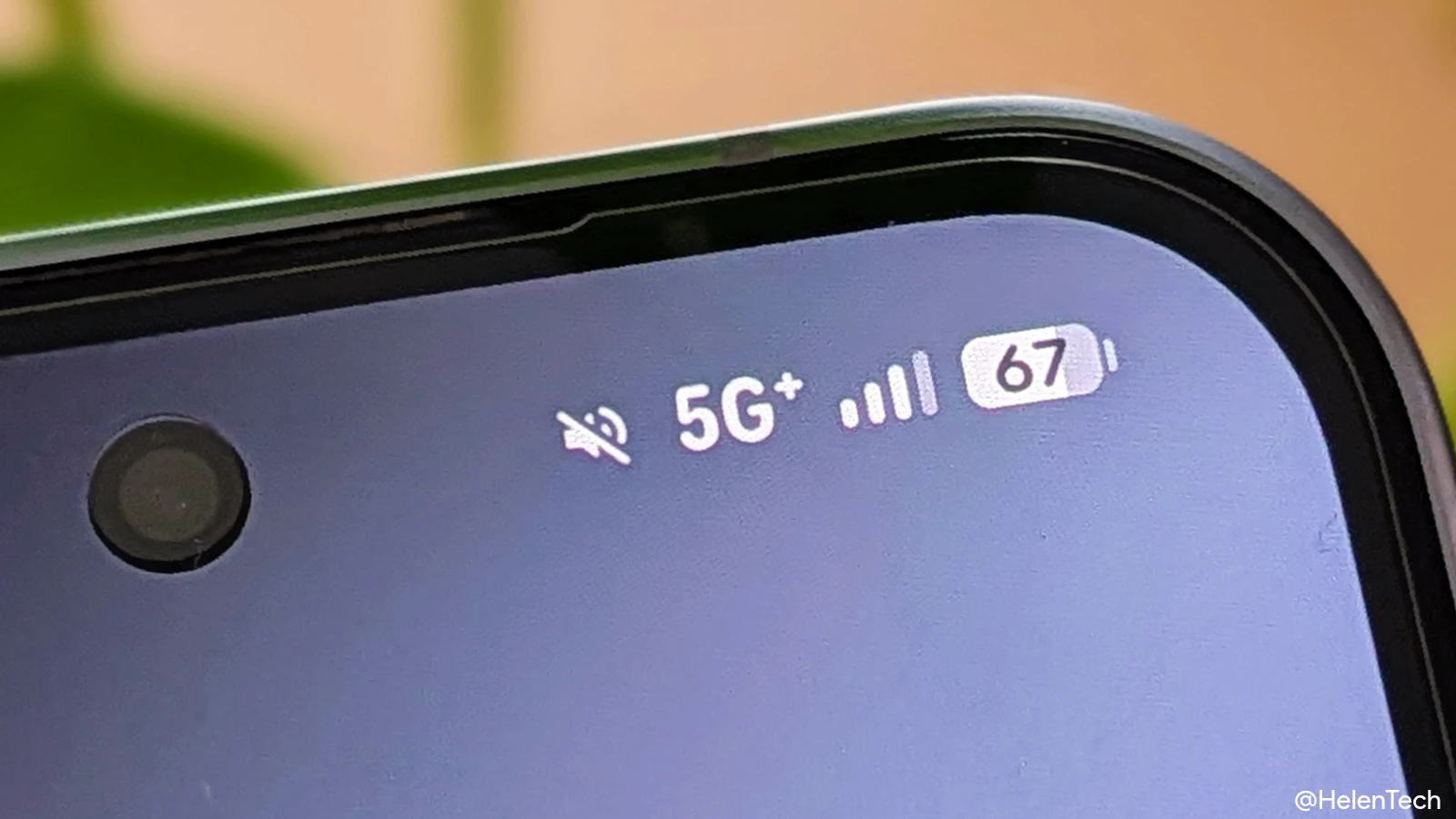 Google Pixel 10 Pro Fold の 5G 接続を示す様子